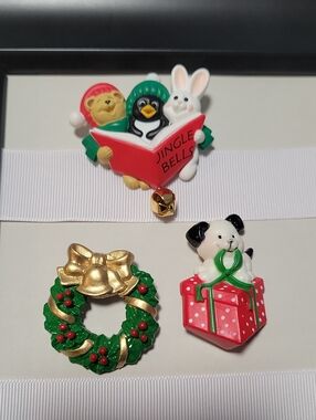 Set of Vintage RUSS And Hallmark Christmas Collectible Pins